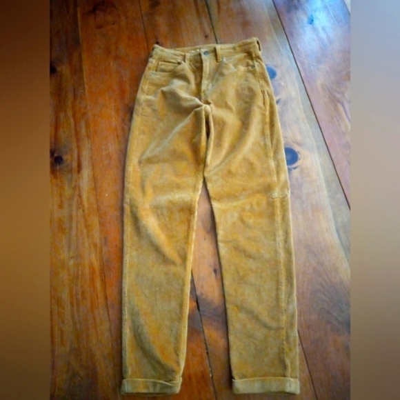 American Eagle Outfitters Pants - American Eagle Womens super stretch high-rise corduroy casual Mom jeans, size 2